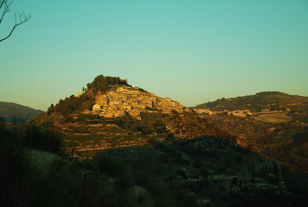 Experience Il Paesino Otel Licodia Eubea Dış mekan fotoğraf