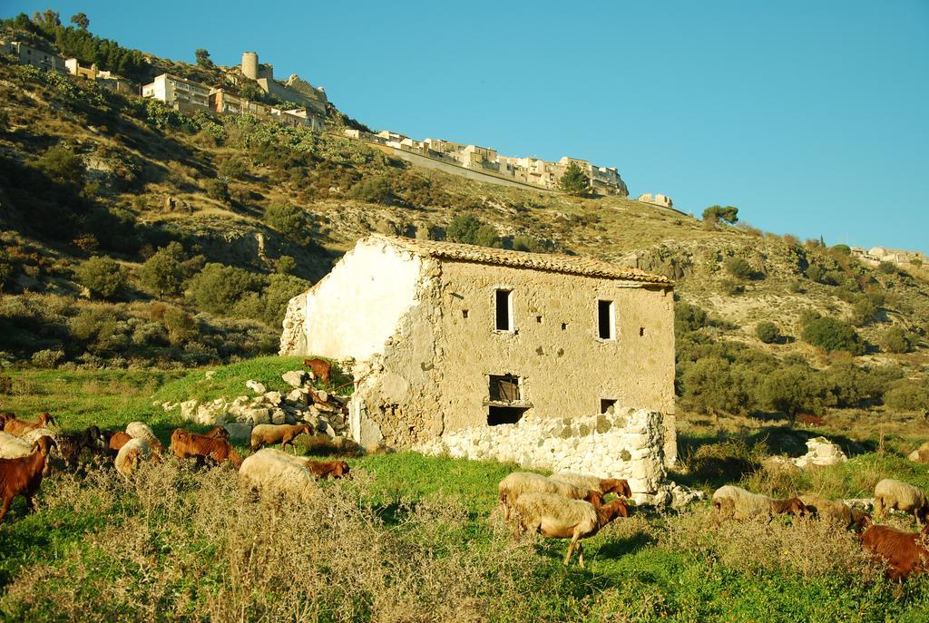 Experience Il Paesino Otel Licodia Eubea Dış mekan fotoğraf