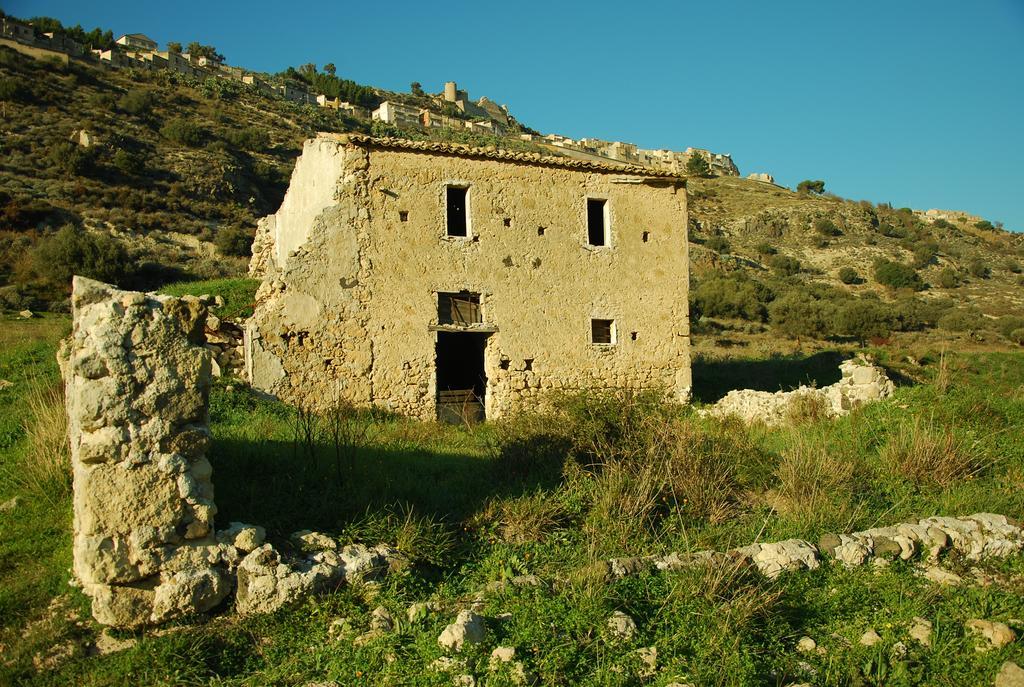Experience Il Paesino Otel Licodia Eubea Dış mekan fotoğraf