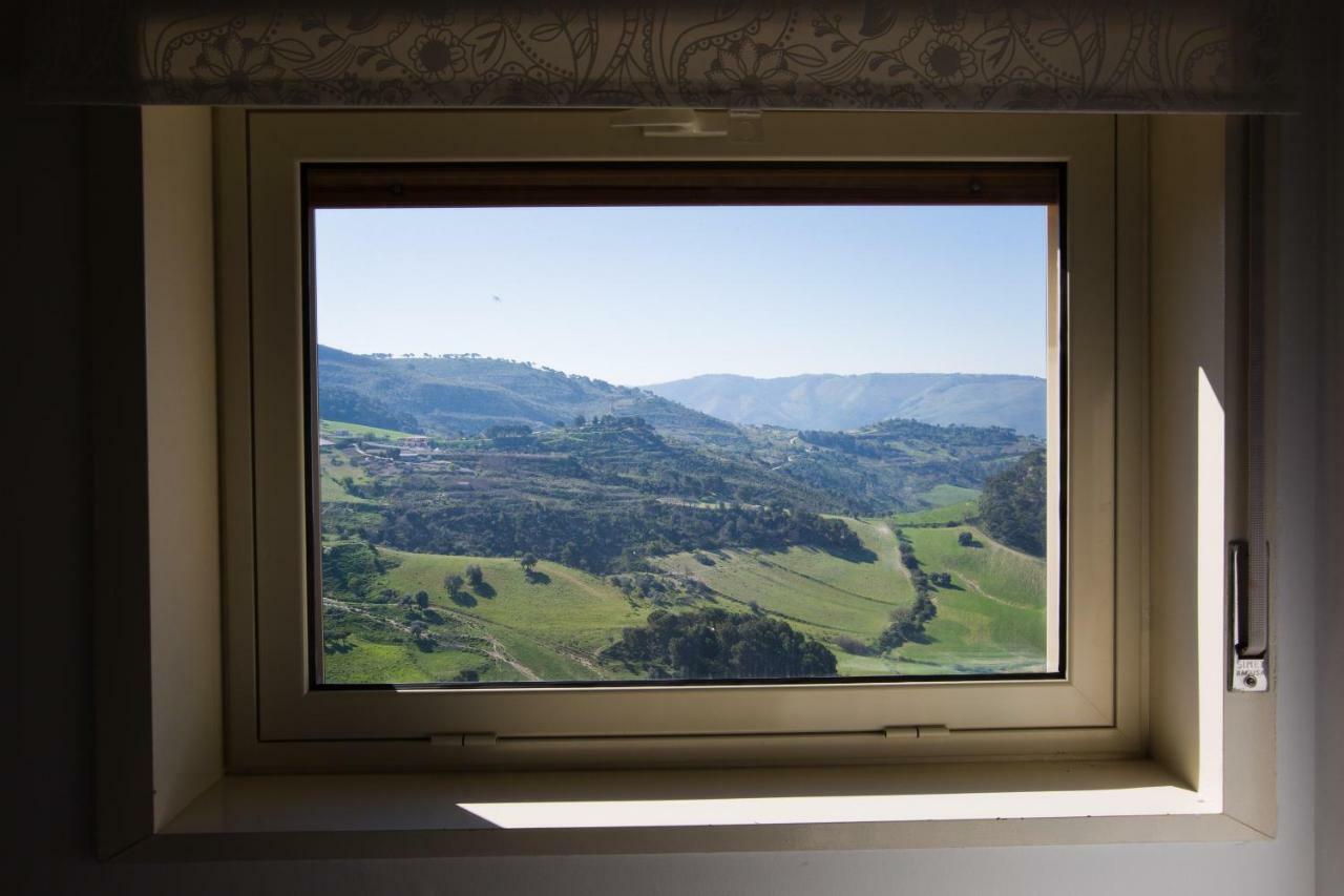 Experience Il Paesino Otel Licodia Eubea Dış mekan fotoğraf